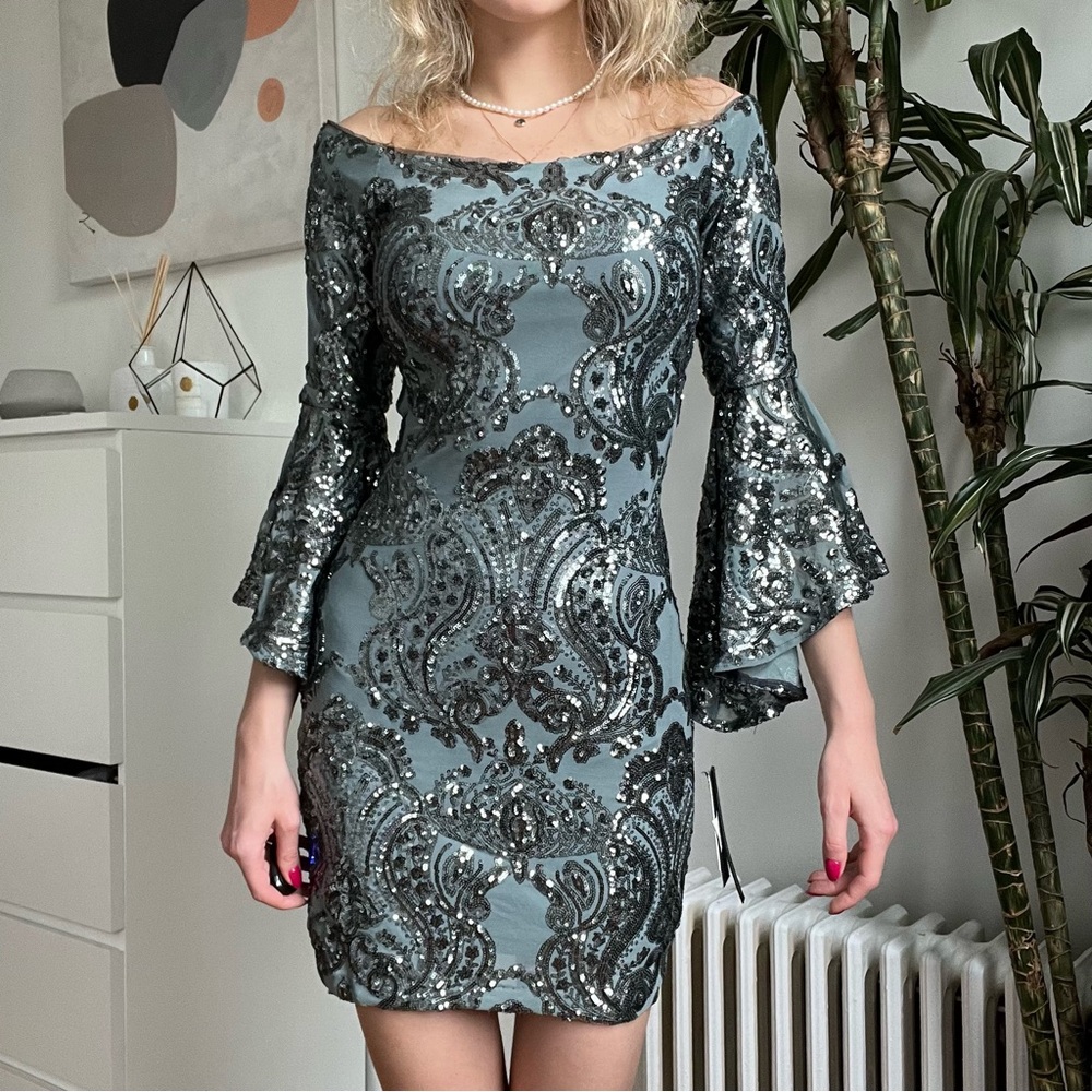 Special occasion Dress
Aqua